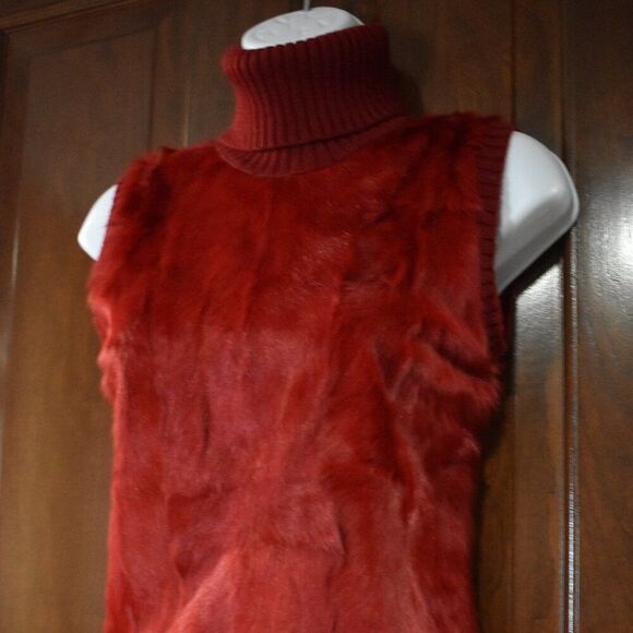 BCBGMaxAzria Red Wool Blend Fur Turtleneck Sweater Vest Sz Small Sleeveless Knit - Picture 7 of 15
